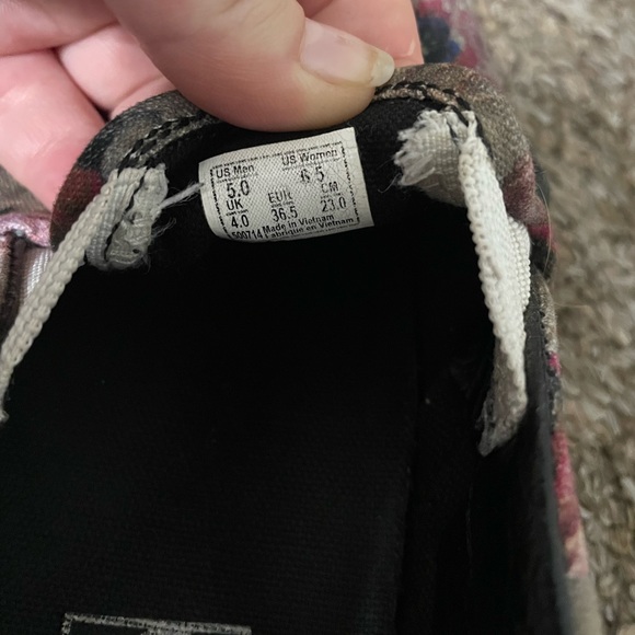 Floral Vans 6.5 - Picture 3 of 6